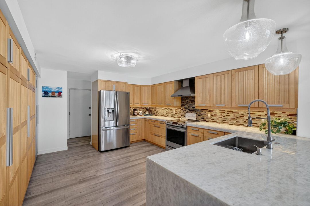 待售: $1,325,000 (3 贝兹, 2 浴室, 2490 平方英尺)