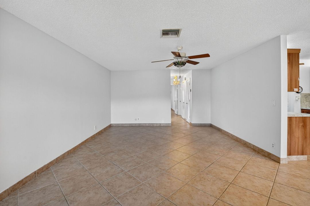 For Sale: $247,900 (2 beds, 2 baths, 1296 Square Feet)