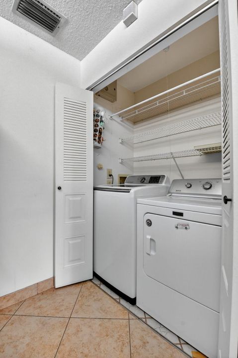 For Sale: $247,900 (2 beds, 2 baths, 1296 Square Feet)