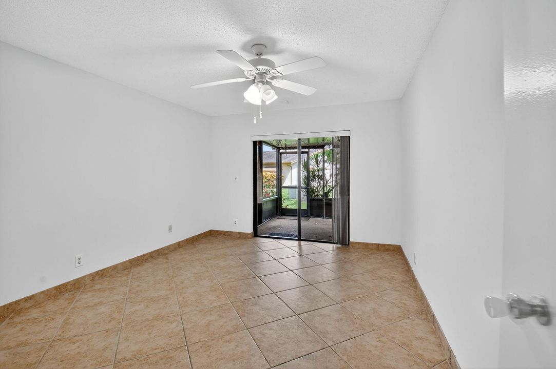 For Sale: $247,900 (2 beds, 2 baths, 1296 Square Feet)