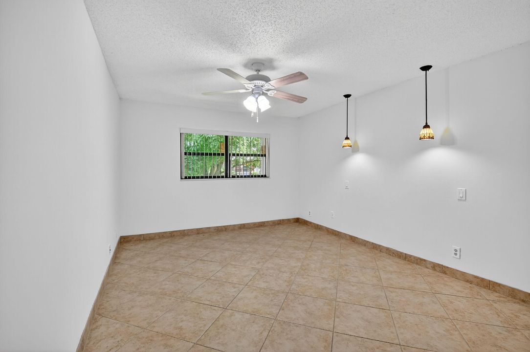 For Sale: $247,900 (2 beds, 2 baths, 1296 Square Feet)
