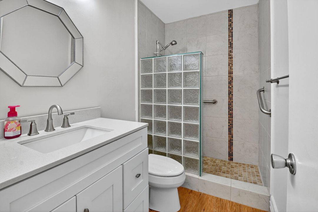 For Sale: $247,900 (2 beds, 2 baths, 1296 Square Feet)