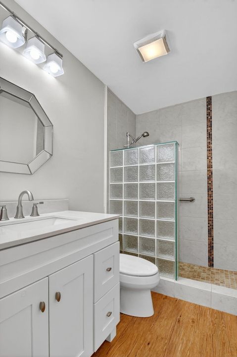 For Sale: $247,900 (2 beds, 2 baths, 1296 Square Feet)