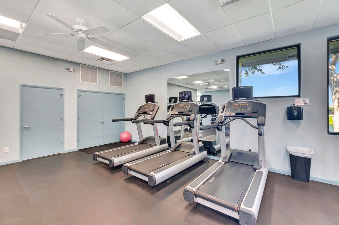 For Sale: $247,900 (2 beds, 2 baths, 1296 Square Feet)