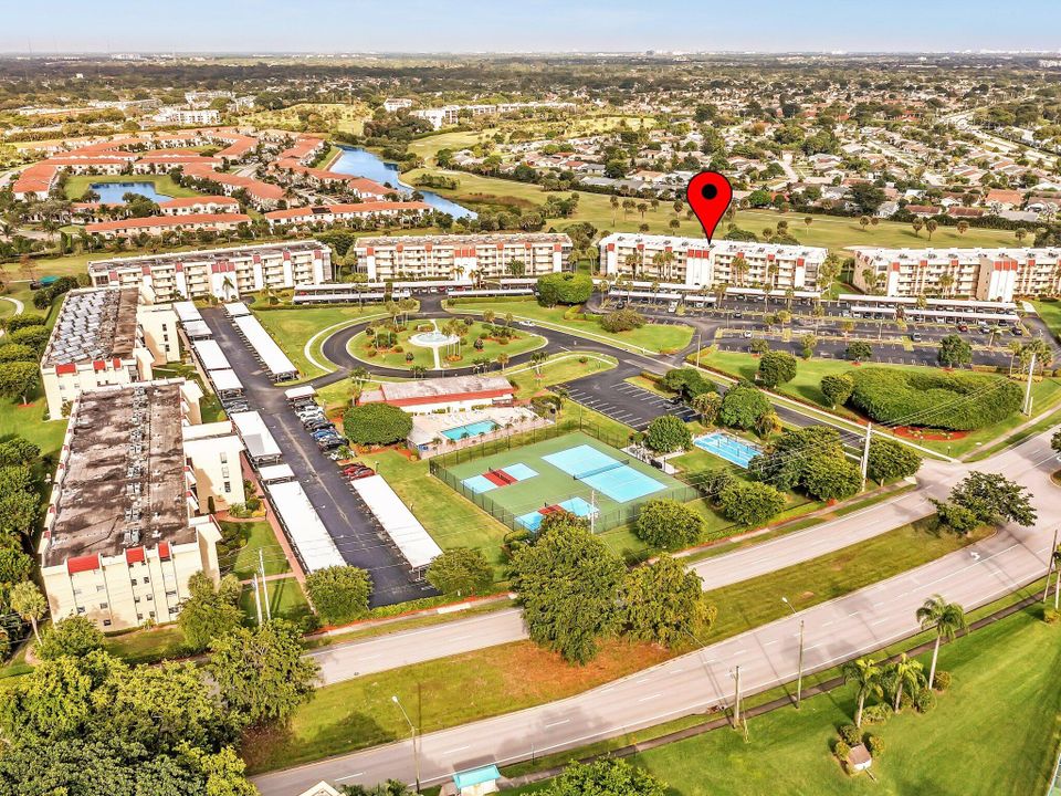 Active With Contract: $3,200 (2 beds, 2 baths, 1400 Square Feet)