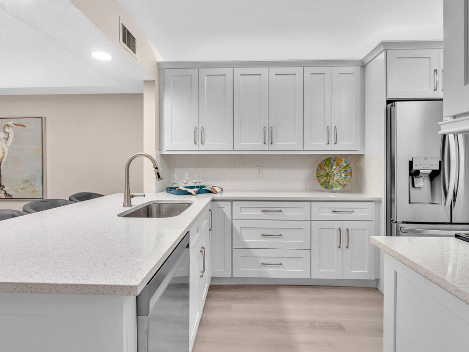 Active With Contract: $3,200 (2 beds, 2 baths, 1400 Square Feet)