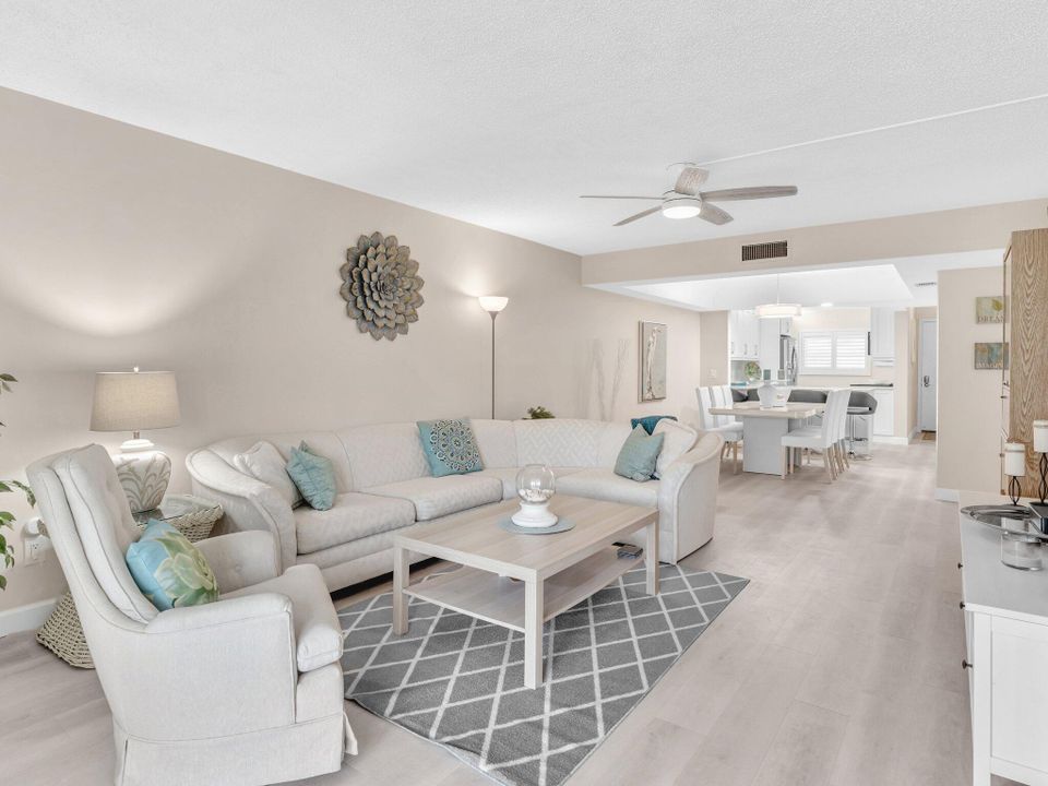 Active With Contract: $3,200 (2 beds, 2 baths, 1400 Square Feet)