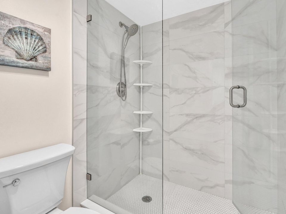 Active With Contract: $3,200 (2 beds, 2 baths, 1400 Square Feet)