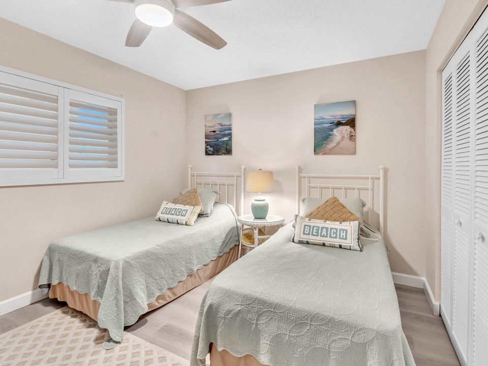 Active With Contract: $3,200 (2 beds, 2 baths, 1400 Square Feet)