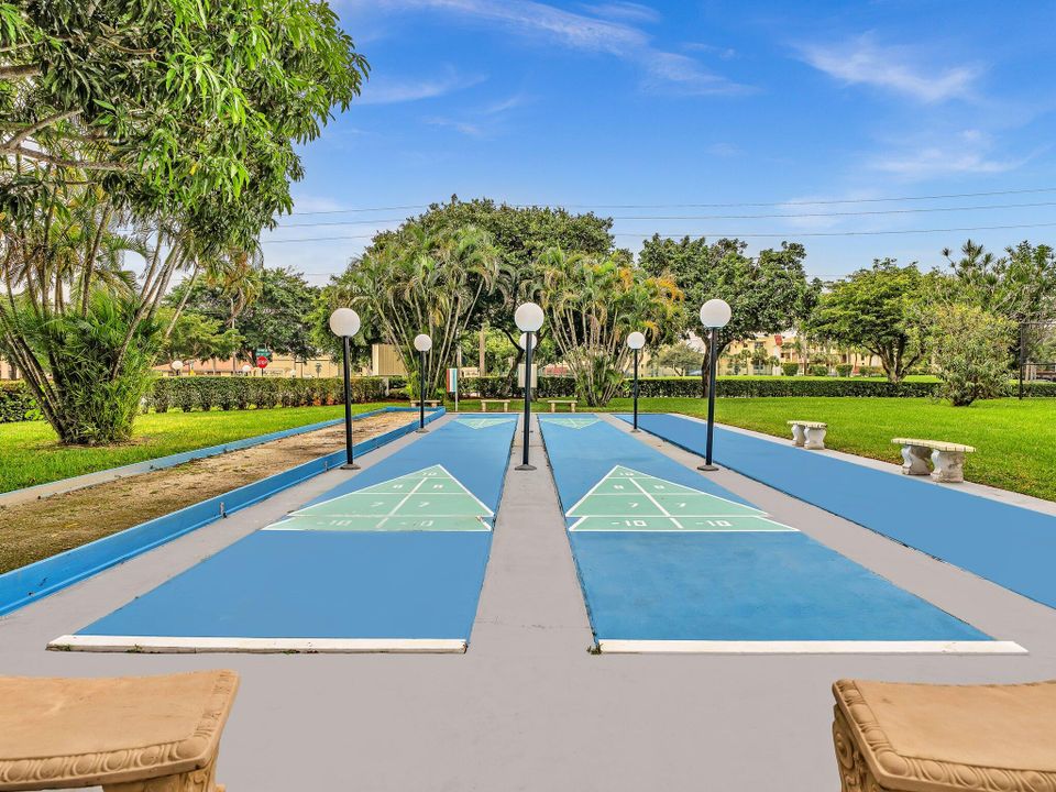 Active With Contract: $3,200 (2 beds, 2 baths, 1400 Square Feet)