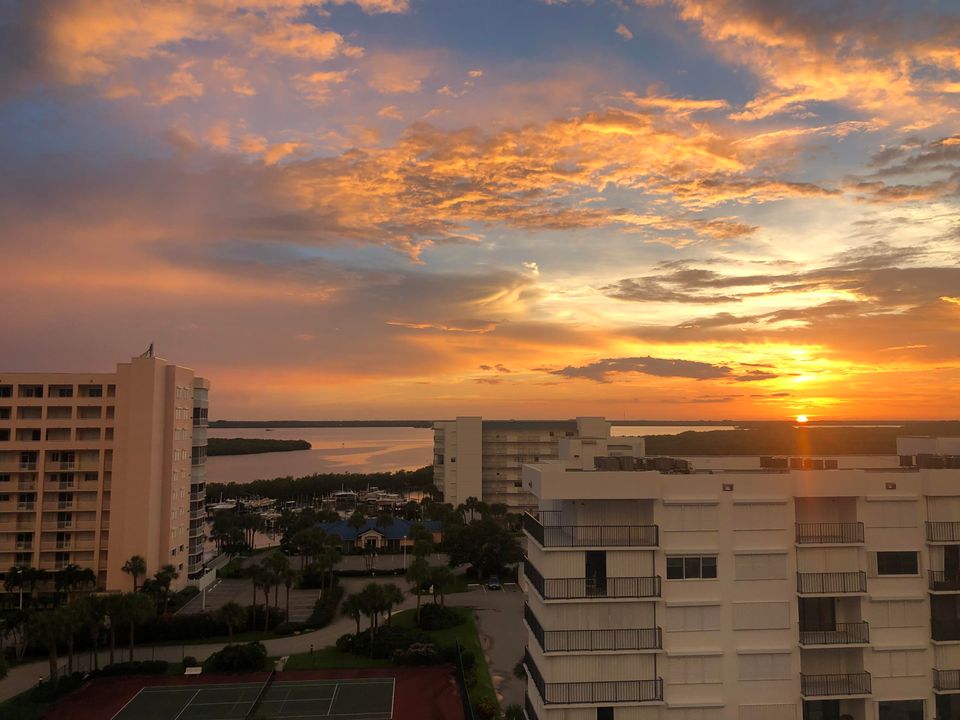 For Rent: $3,000 (2 beds, 2 baths, 1126 Square Feet)