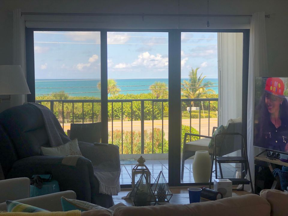 For Rent: $3,000 (2 beds, 2 baths, 1126 Square Feet)