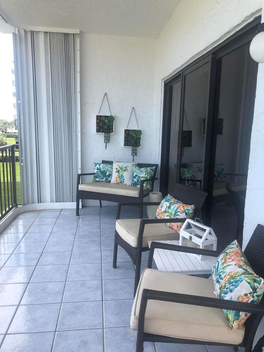 For Rent: $3,000 (2 beds, 2 baths, 1126 Square Feet)