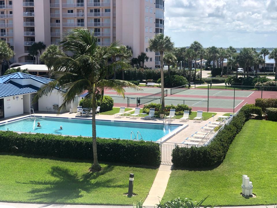 For Rent: $3,000 (2 beds, 2 baths, 1126 Square Feet)