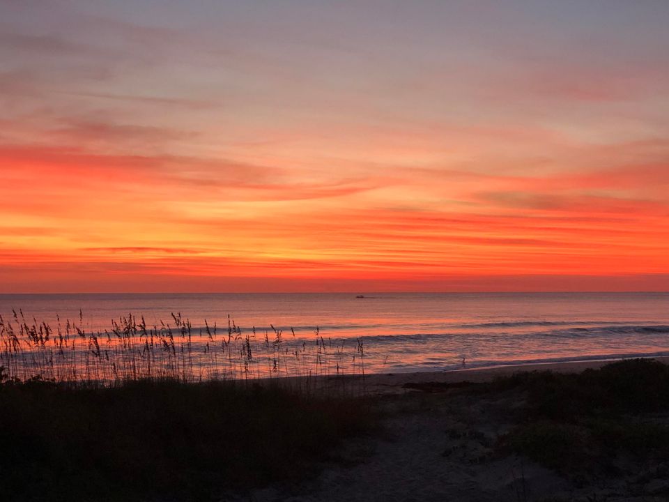 For Rent: $3,000 (2 beds, 2 baths, 1126 Square Feet)