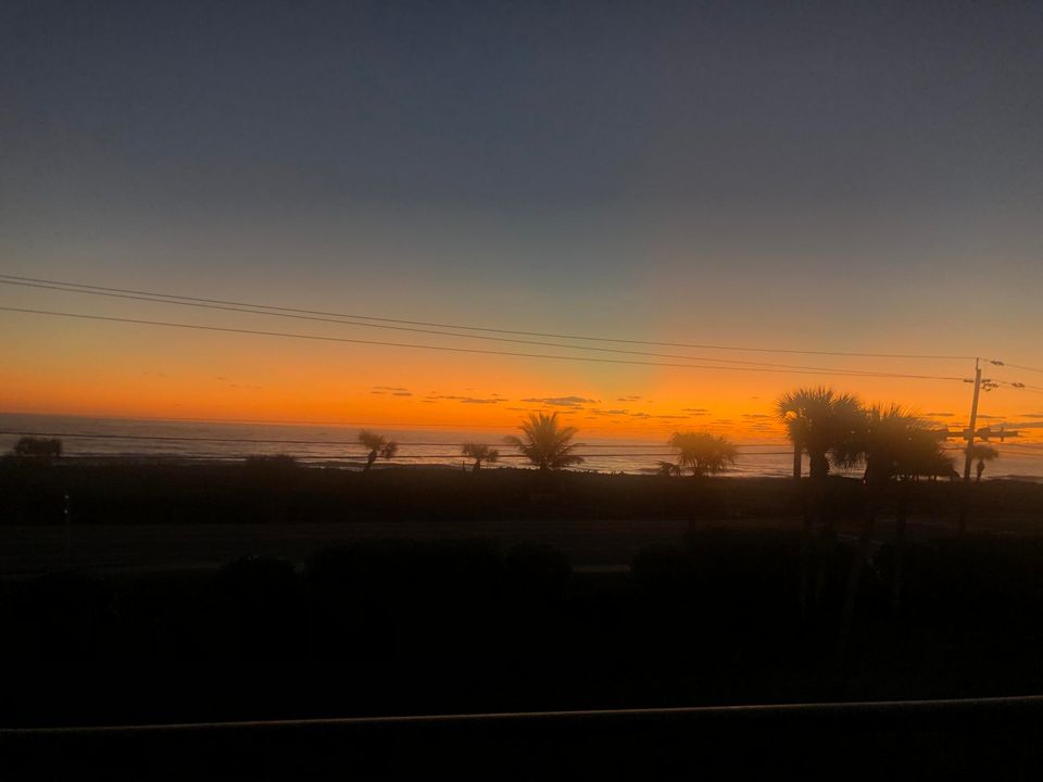 For Rent: $3,000 (2 beds, 2 baths, 1126 Square Feet)