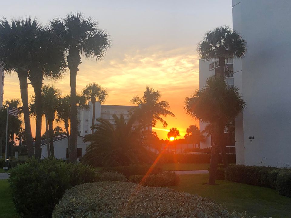 For Rent: $3,000 (2 beds, 2 baths, 1126 Square Feet)