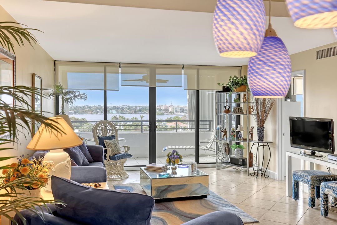 Active With Contract: $5,000 (1 beds, 1 baths, 1016 Square Feet)