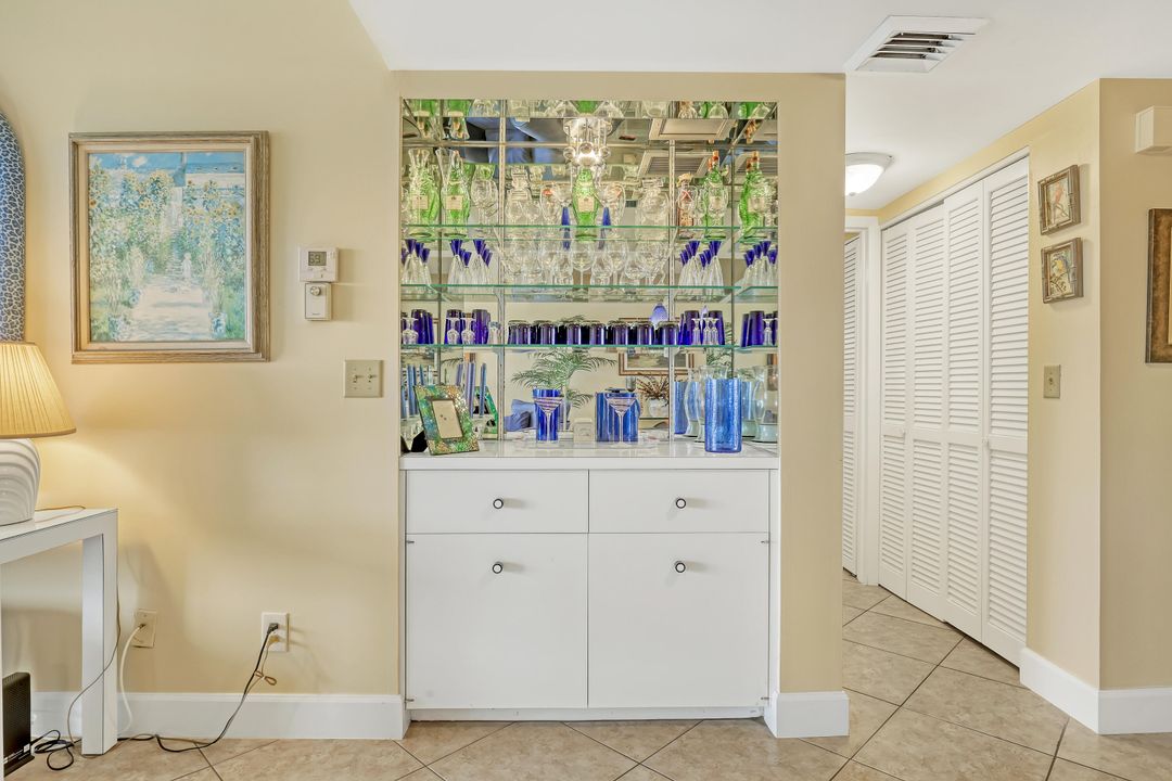 Active With Contract: $5,000 (1 beds, 1 baths, 1016 Square Feet)