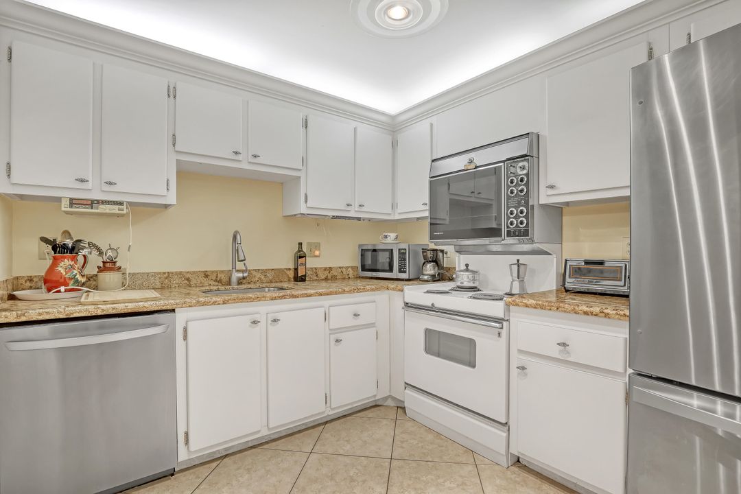 Active With Contract: $5,000 (1 beds, 1 baths, 1016 Square Feet)