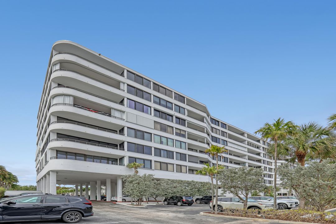 Active With Contract: $5,000 (1 beds, 1 baths, 1016 Square Feet)