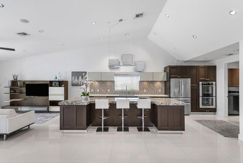 Activo con contrato: $2,600,000 (3 camas, 4 baños, 3048 Pies cuadrados)