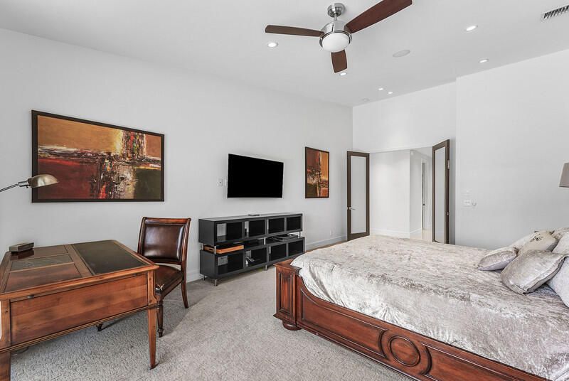 Activo con contrato: $2,600,000 (3 camas, 4 baños, 3048 Pies cuadrados)