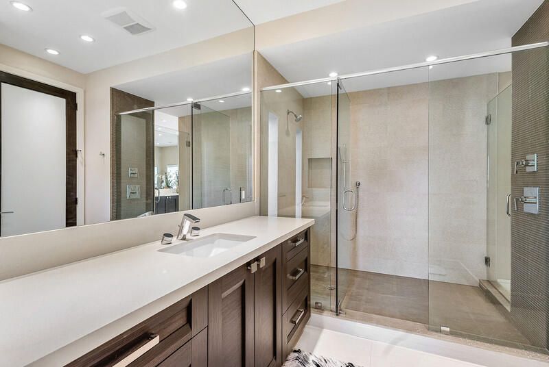 Activo con contrato: $2,600,000 (3 camas, 4 baños, 3048 Pies cuadrados)