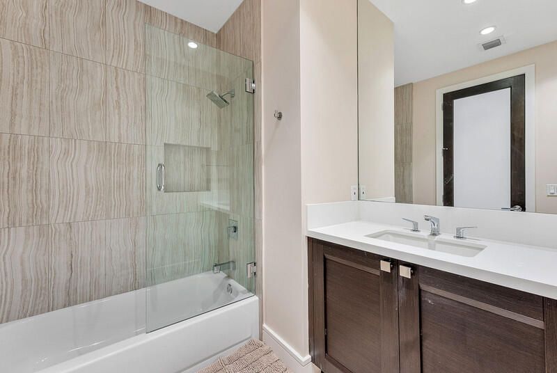 Activo con contrato: $2,600,000 (3 camas, 4 baños, 3048 Pies cuadrados)