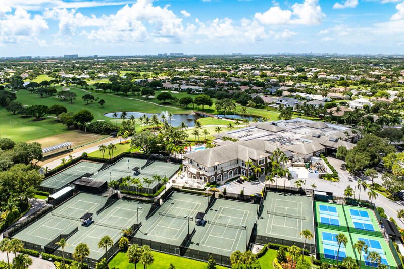 Activo con contrato: $2,600,000 (3 camas, 4 baños, 3048 Pies cuadrados)