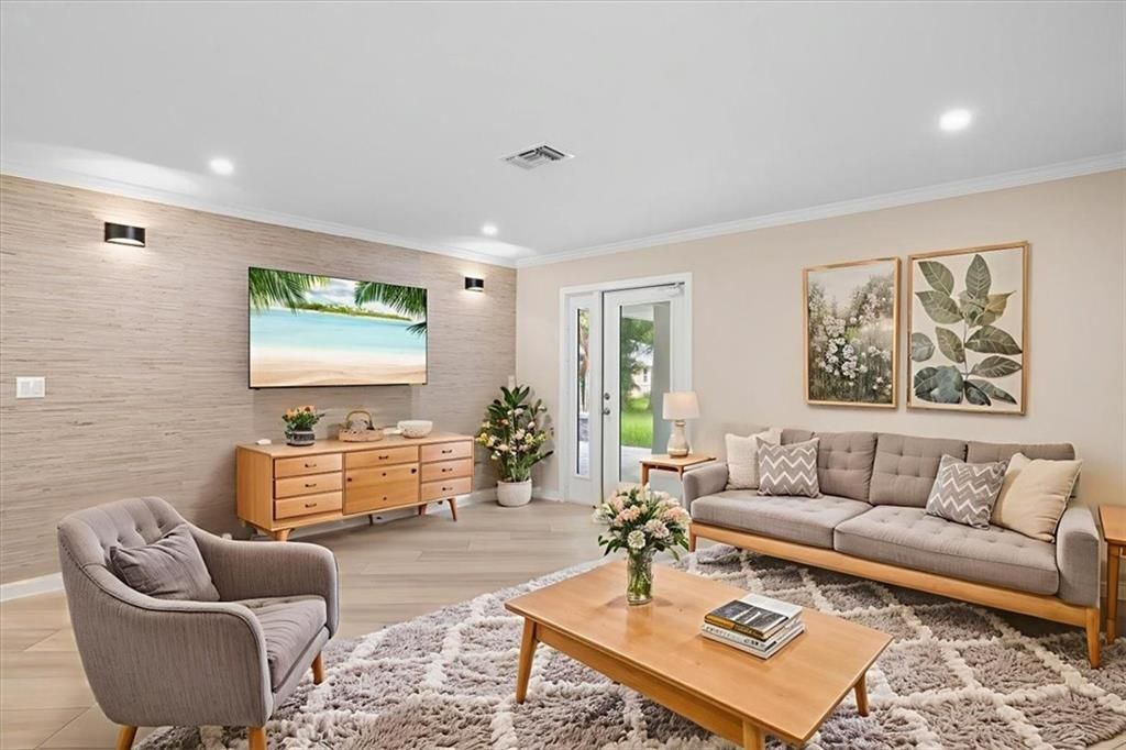 For Sale: $809,000 (3 beds, 2 baths, 1624 Square Feet)