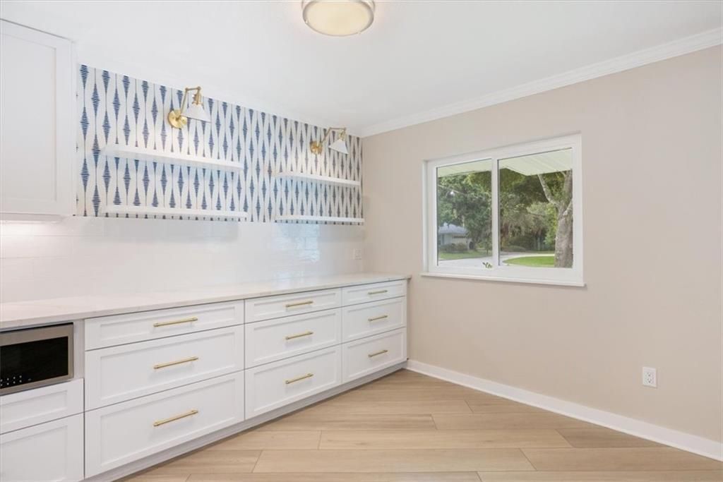 For Sale: $809,000 (3 beds, 2 baths, 1624 Square Feet)