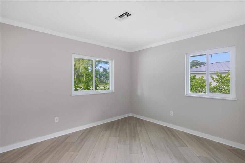 For Sale: $809,000 (3 beds, 2 baths, 1624 Square Feet)