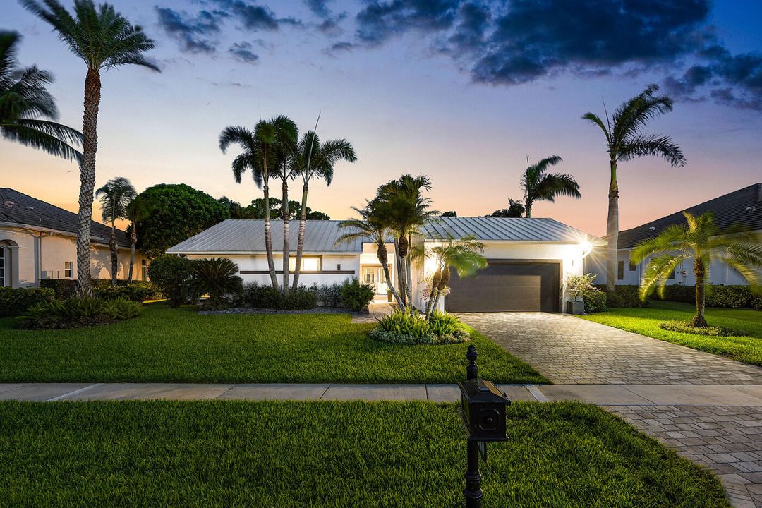 Activo con contrato: $2,600,000 (3 camas, 4 baños, 3048 Pies cuadrados)