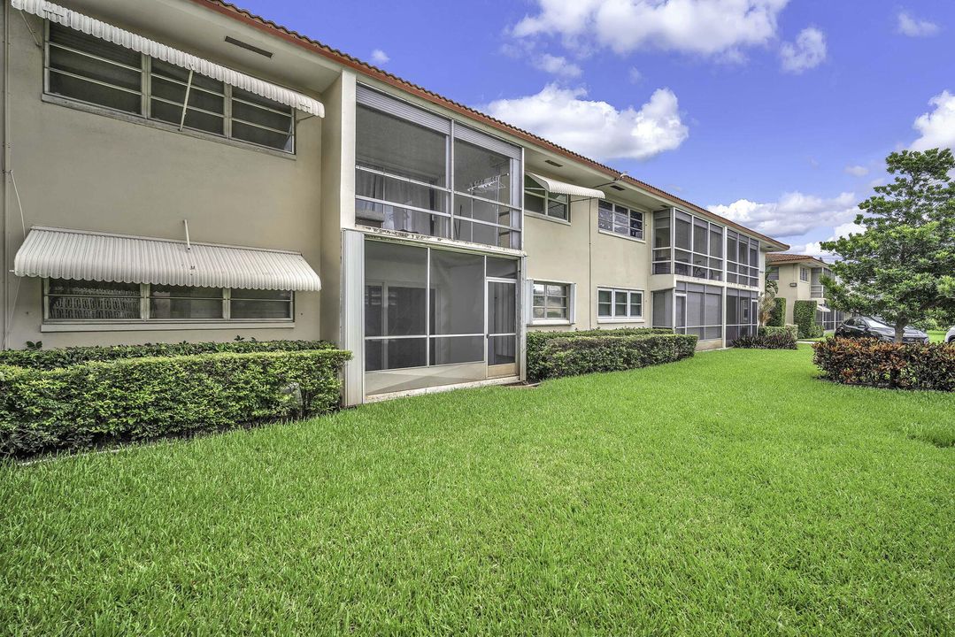 For Sale: $129,999 (1 beds, 1 baths, 795 Square Feet)