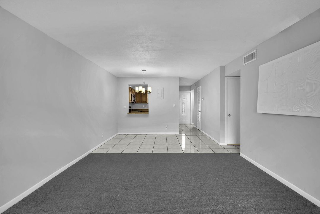 For Sale: $129,999 (1 beds, 1 baths, 795 Square Feet)