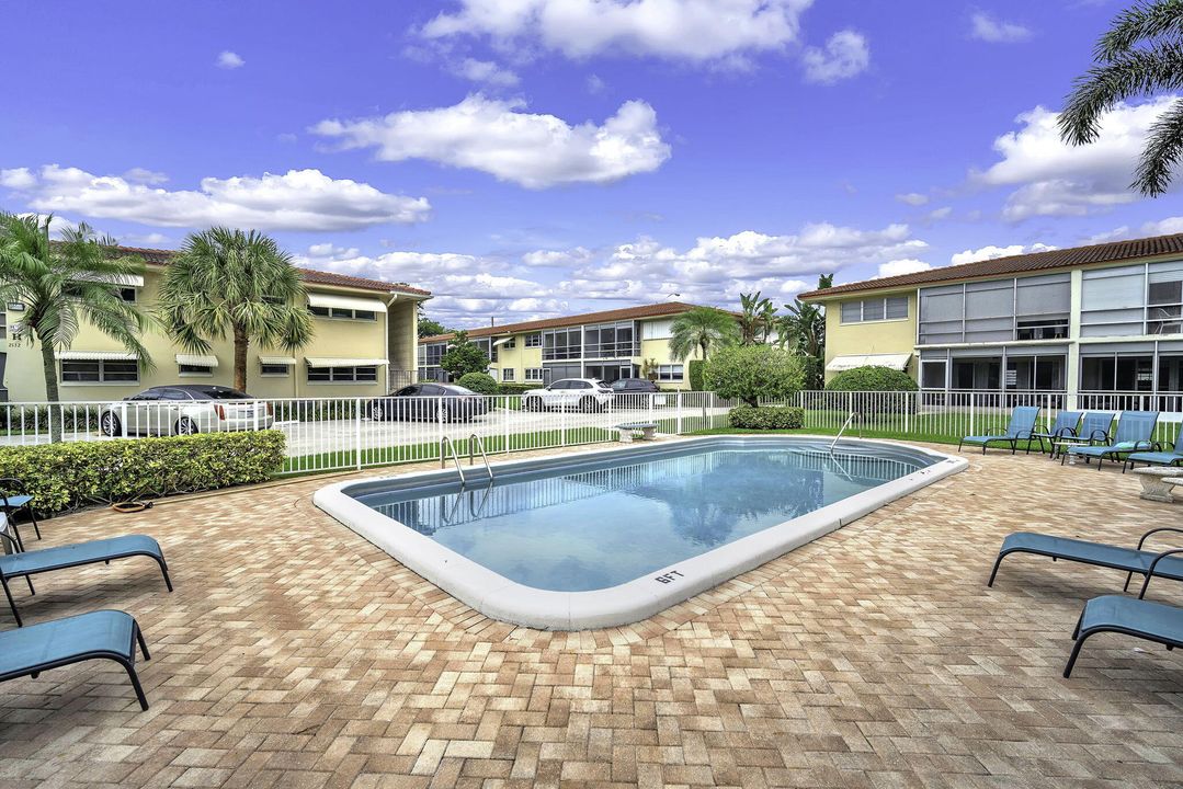 For Sale: $129,999 (1 beds, 1 baths, 795 Square Feet)