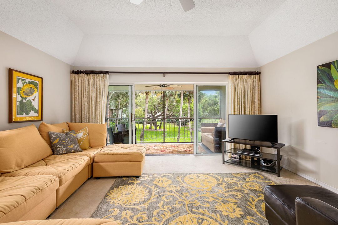 待售: $399,900 (2 贝兹, 2 浴室, 1640 平方英尺)