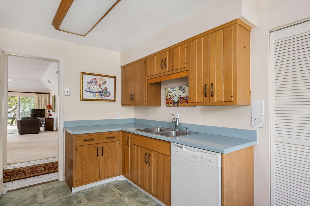 待售: $399,900 (2 贝兹, 2 浴室, 1640 平方英尺)