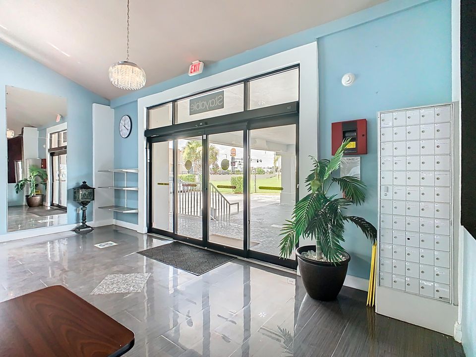 For Rent: $950 (1 beds, 1 baths, 275 Square Feet)