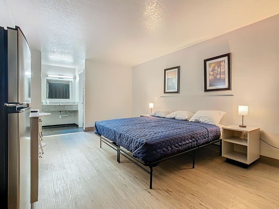 For Rent: $950 (1 beds, 1 baths, 275 Square Feet)