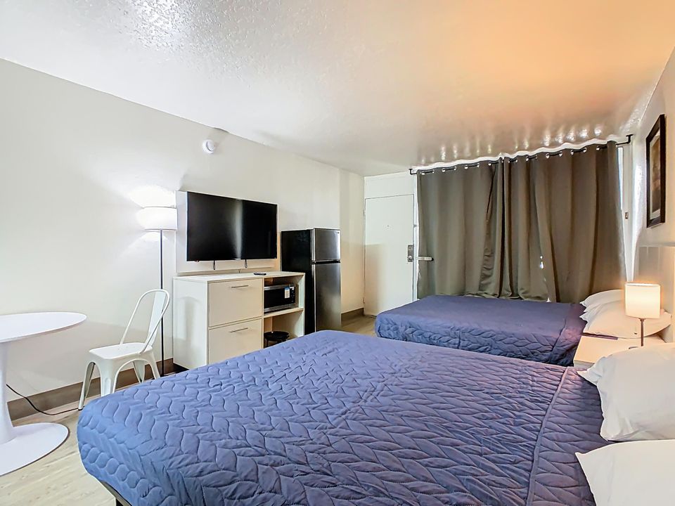 For Rent: $950 (1 beds, 1 baths, 275 Square Feet)