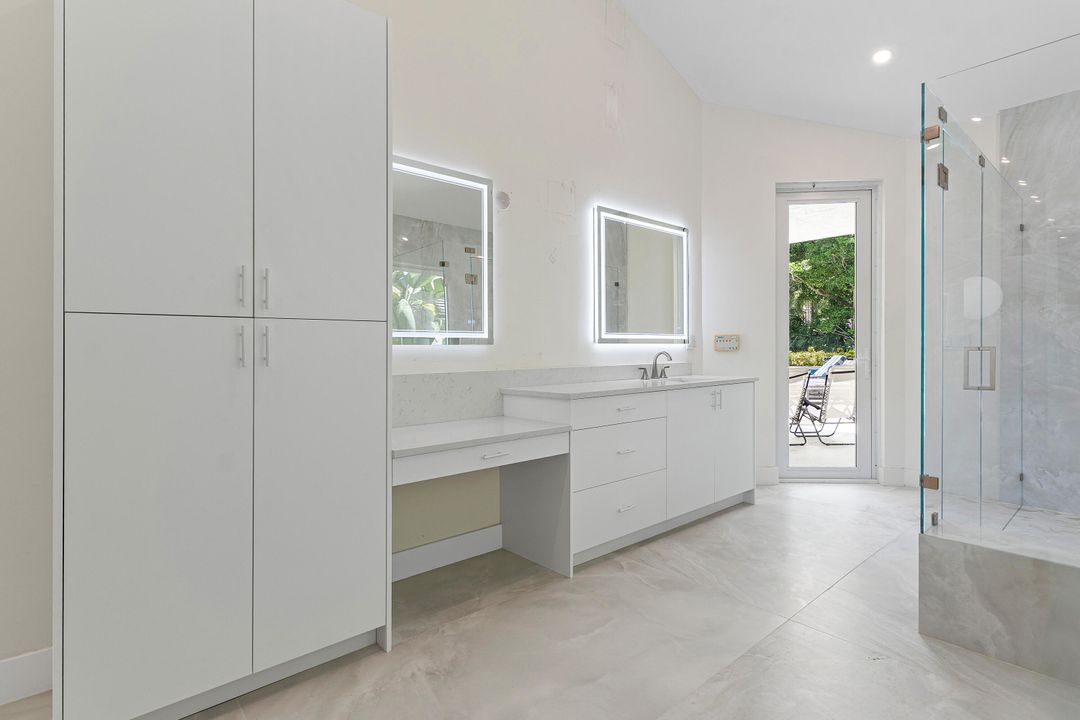 For Sale: $3,999,999 (4 beds, 3 baths, 4205 Square Feet)