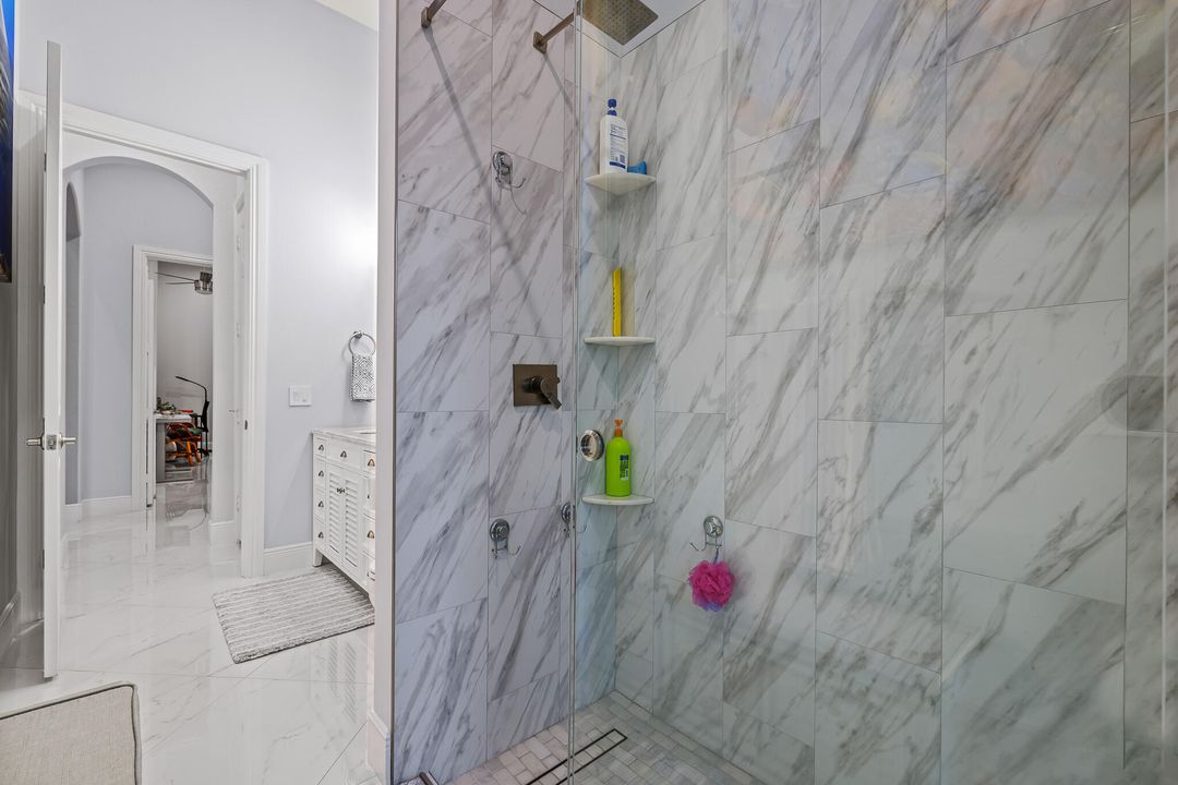 For Sale: $1,789,900 (5 beds, 4 baths, 3850 Square Feet)