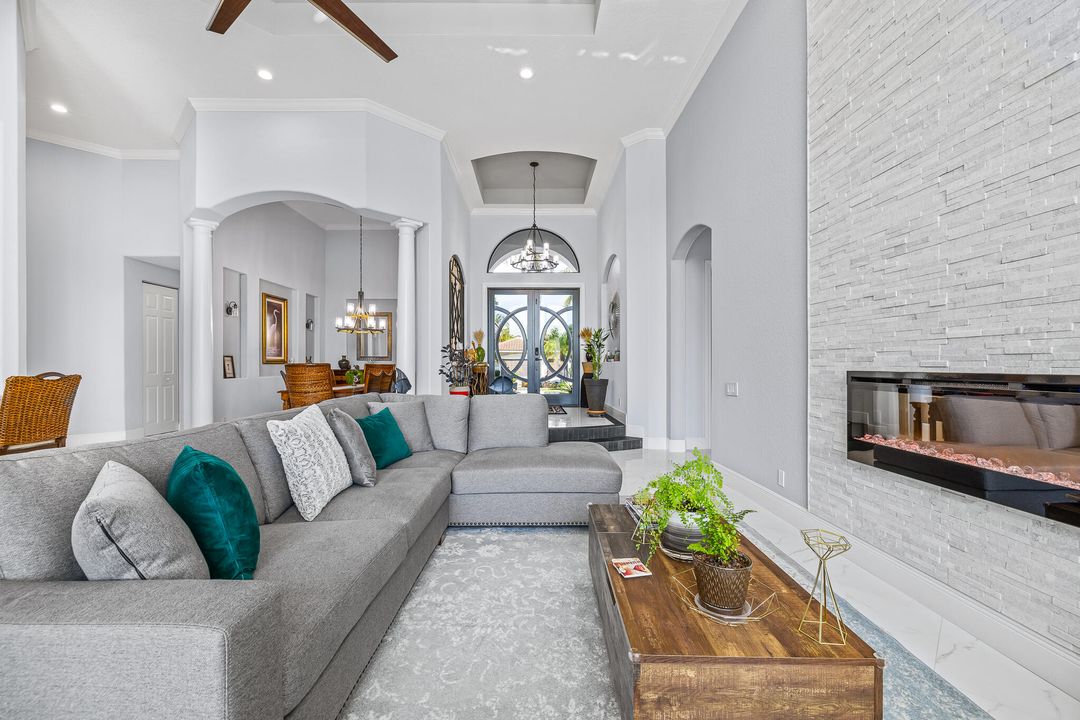 For Sale: $1,789,900 (5 beds, 4 baths, 3850 Square Feet)