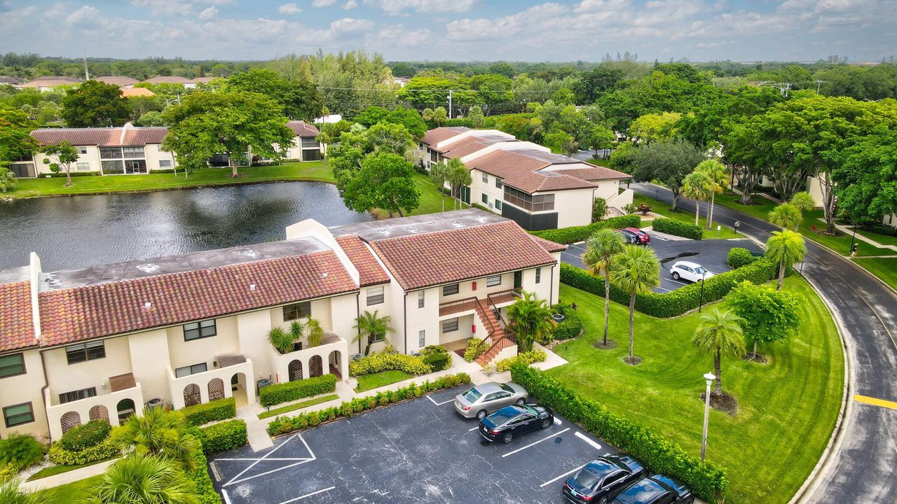 Recently Sold: $239,999 (2 beds, 2 baths, 1216 Square Feet)