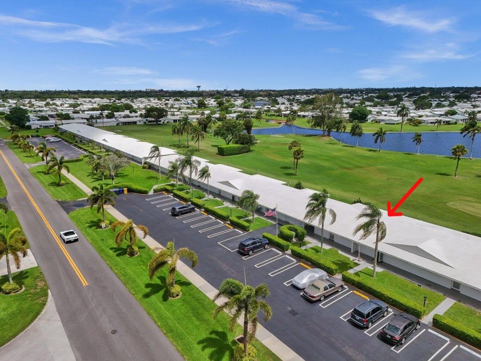 合同活跃: $185,000 (2 贝兹, 2 浴室, 962 平方英尺)