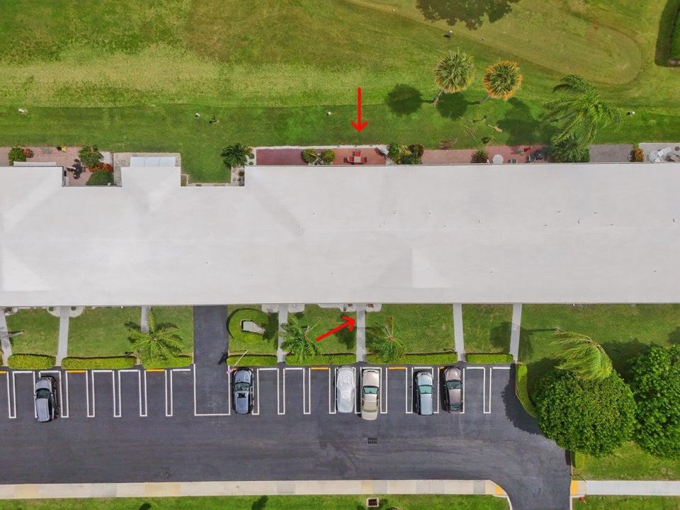 合同活跃: $185,000 (2 贝兹, 2 浴室, 962 平方英尺)