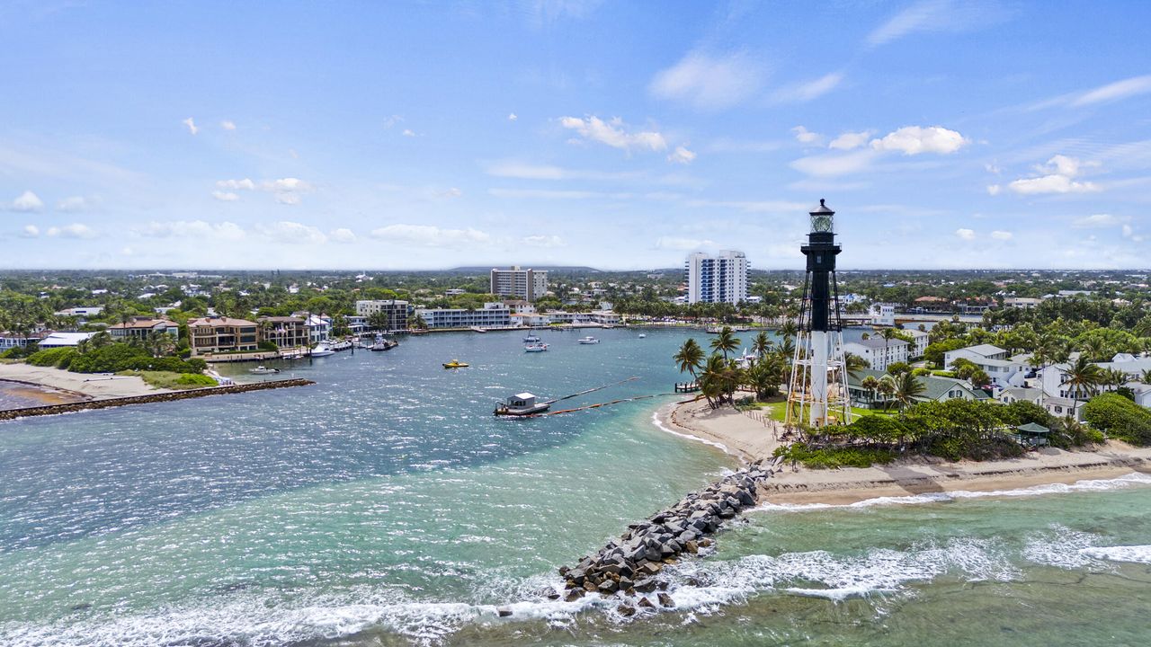 合同活跃: $280,000 (2 贝兹, 2 浴室, 1069 平方英尺)