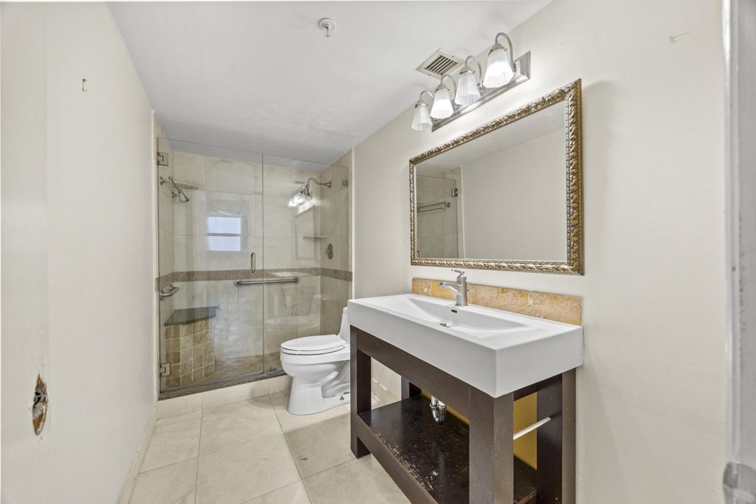 合同活跃: $280,000 (2 贝兹, 2 浴室, 1069 平方英尺)